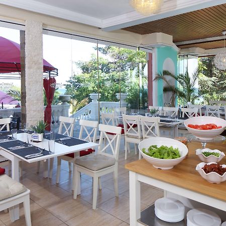 Atrium Beach Hotel النايت المظهر الخارجي الصورة