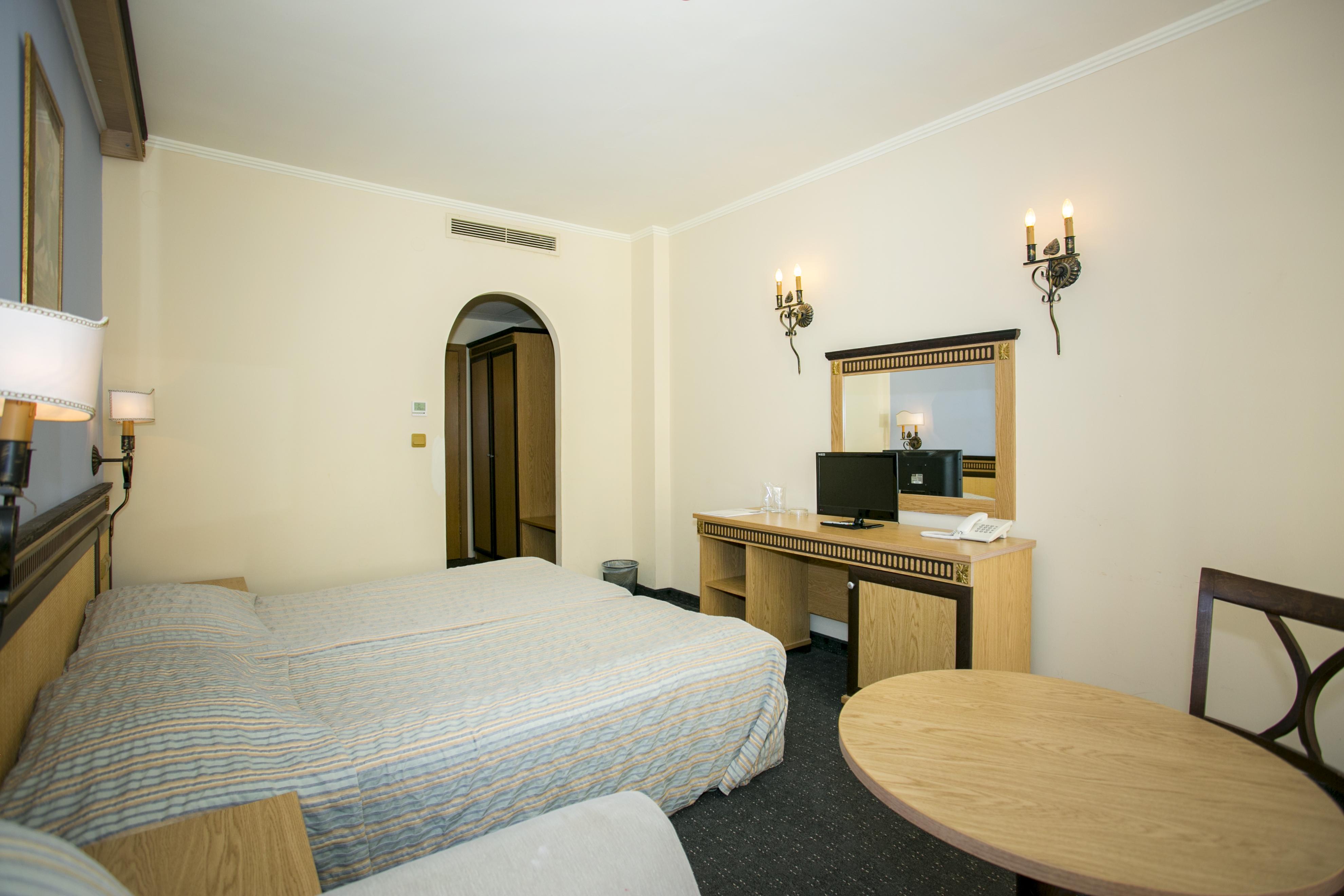 Atrium Beach Hotel النايت المظهر الخارجي الصورة
