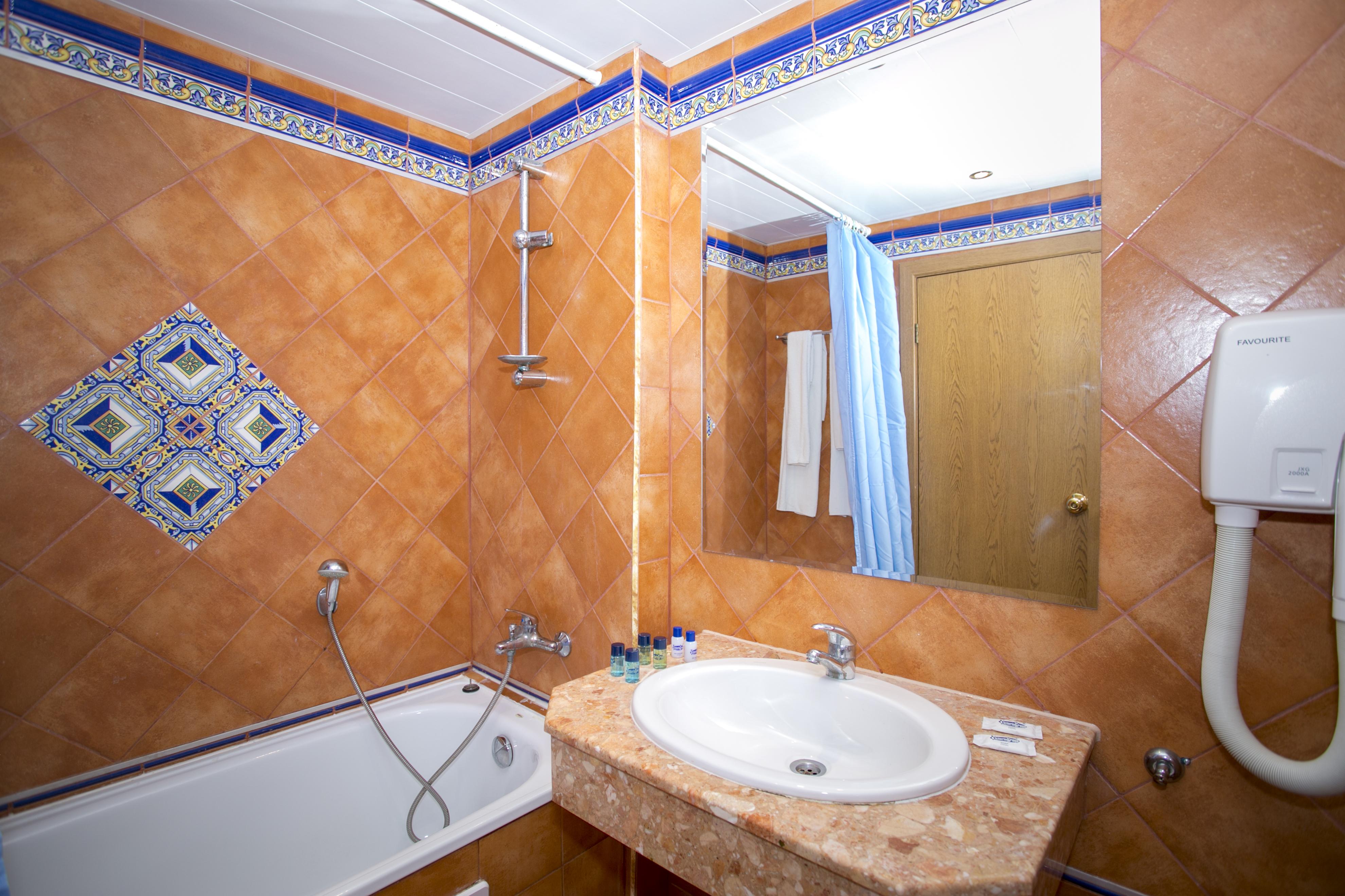 Atrium Beach Hotel النايت المظهر الخارجي الصورة