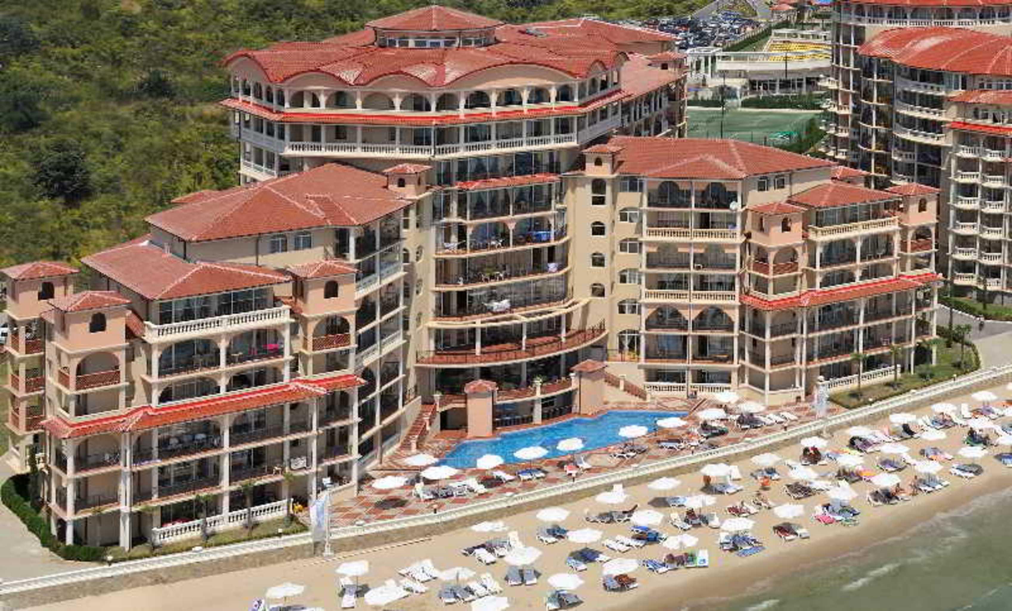 Atrium Beach Hotel النايت المظهر الخارجي الصورة
