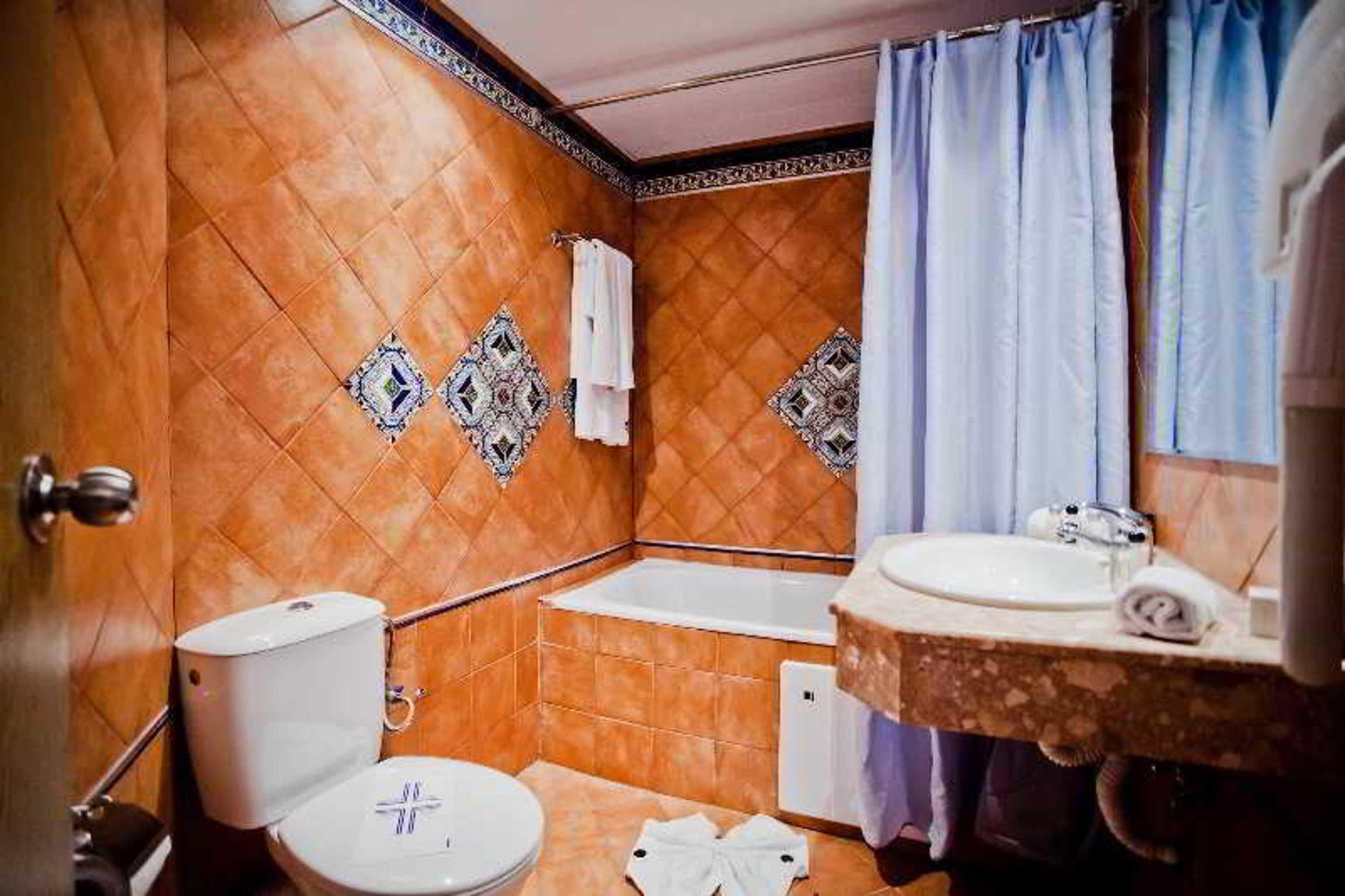 Atrium Beach Hotel النايت المظهر الخارجي الصورة