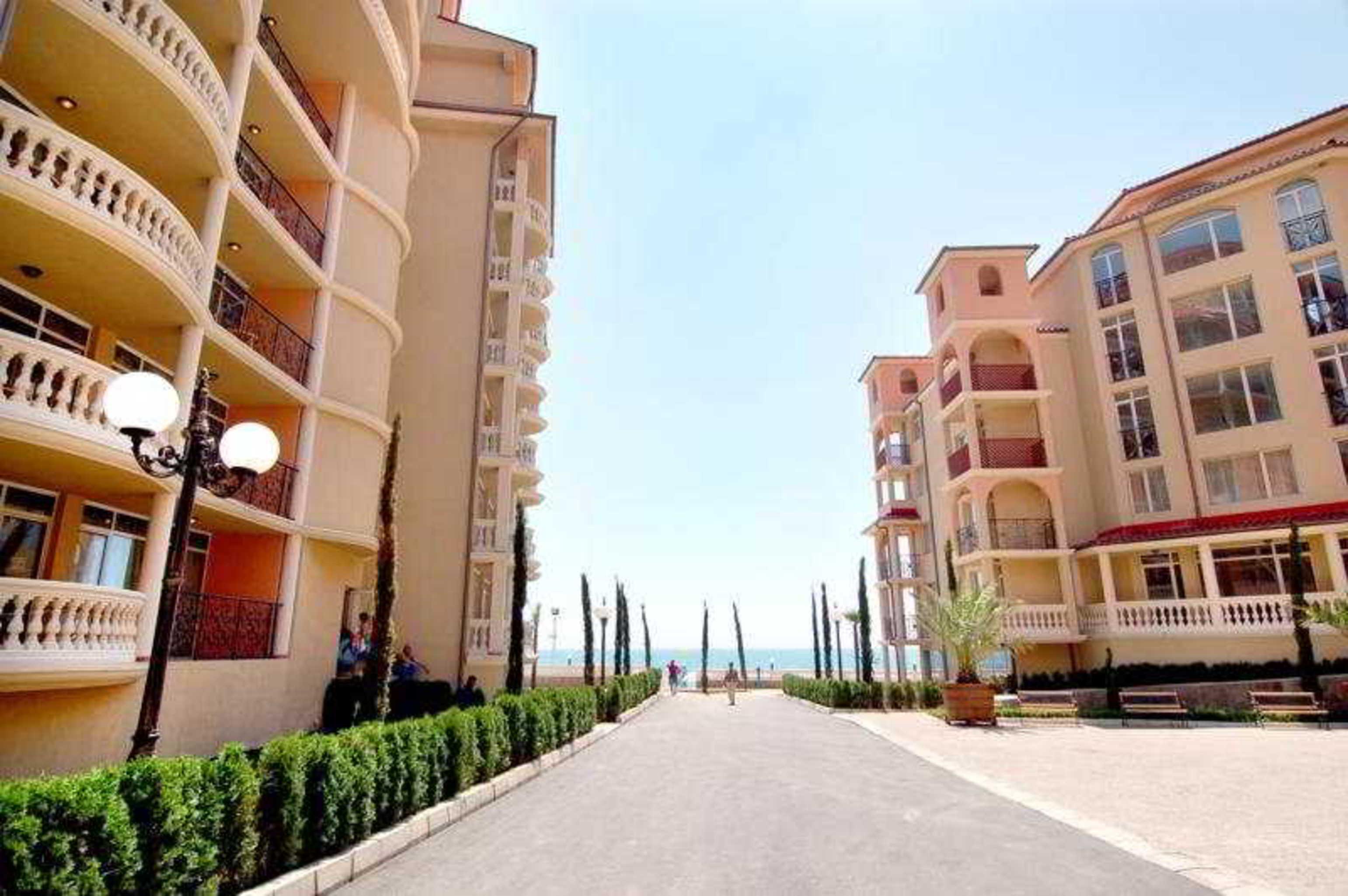 Atrium Beach Hotel النايت المظهر الخارجي الصورة