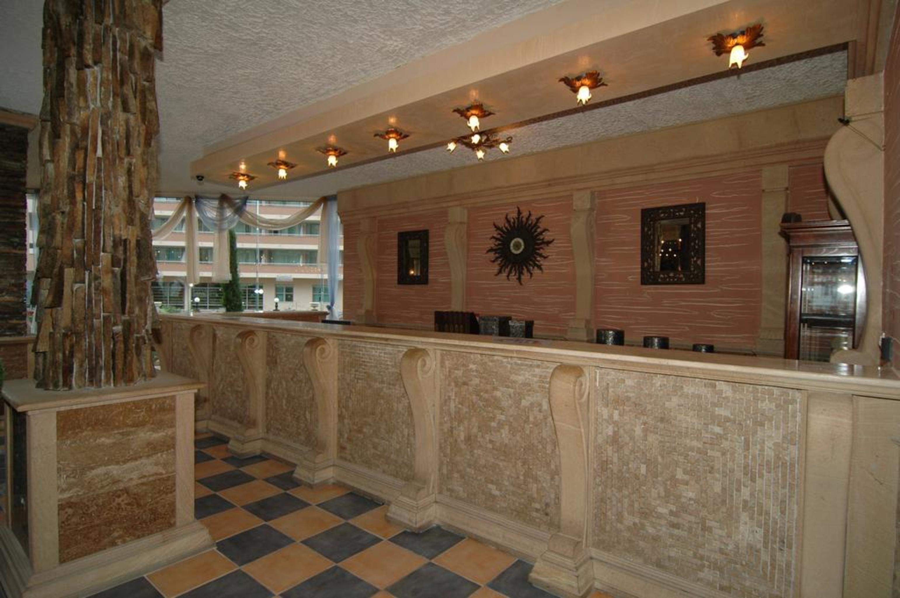 Atrium Beach Hotel النايت المظهر الخارجي الصورة