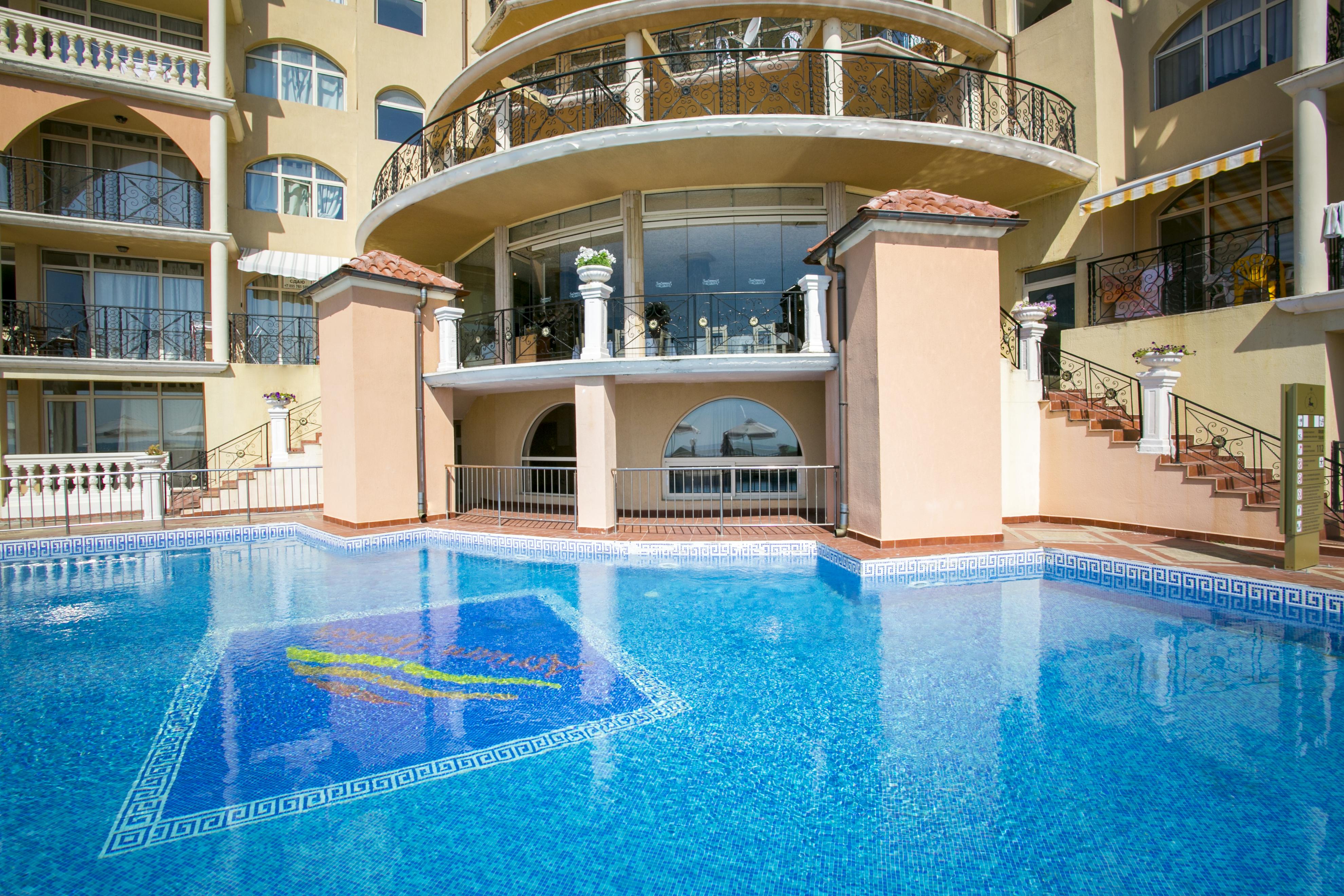 Atrium Beach Hotel النايت المظهر الخارجي الصورة