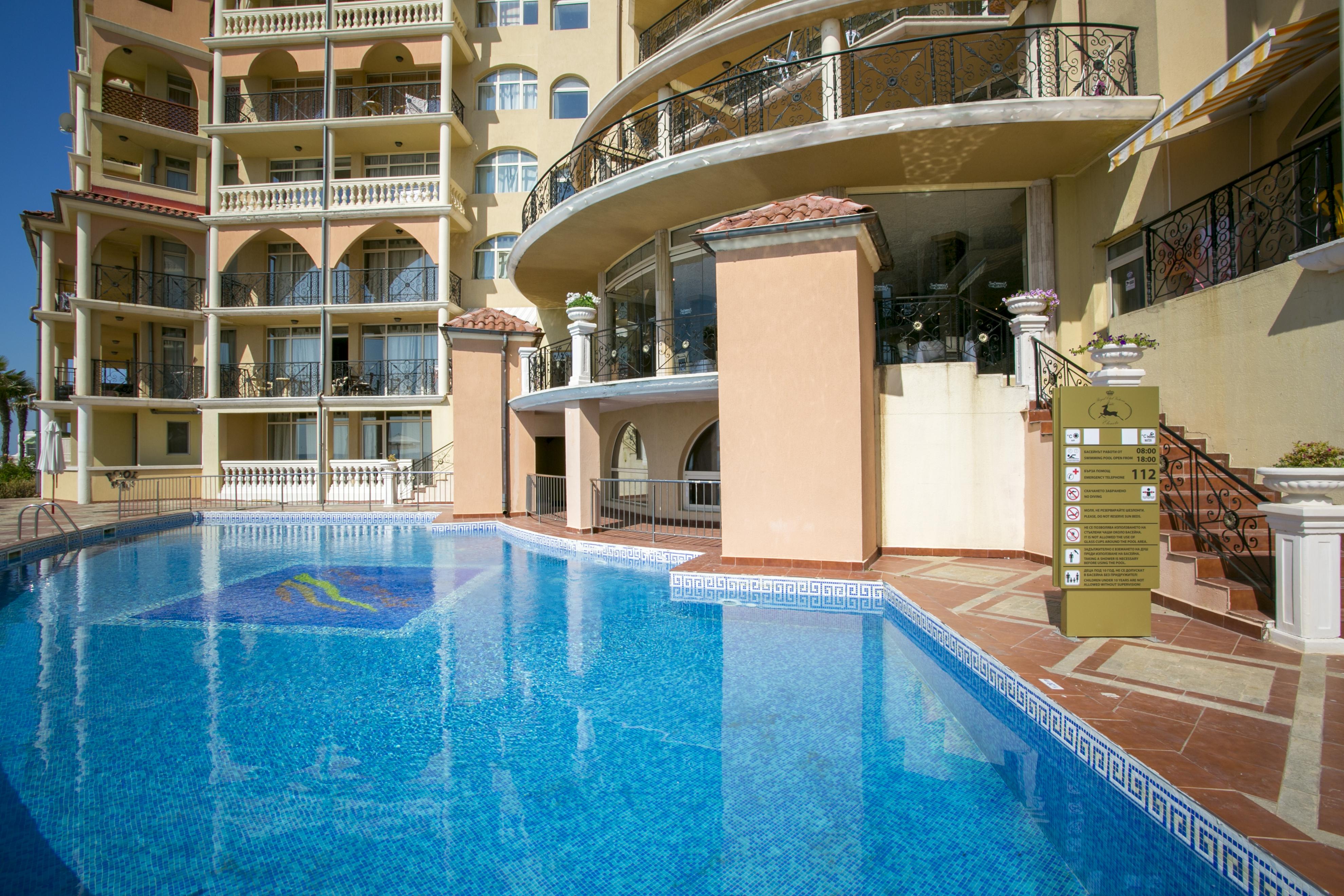 Atrium Beach Hotel النايت المظهر الخارجي الصورة