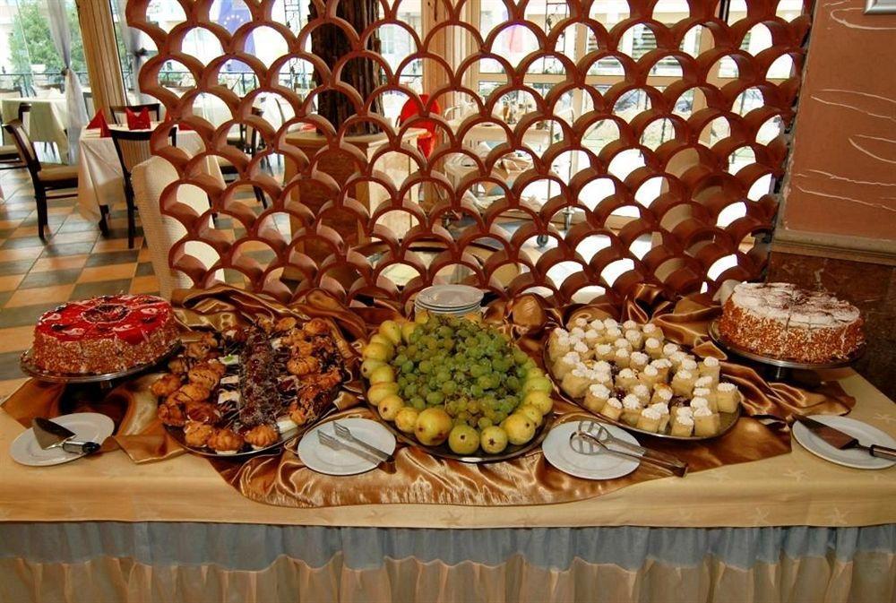Atrium Beach Hotel النايت المظهر الخارجي الصورة