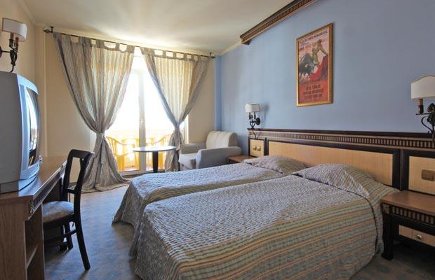 Atrium Beach Hotel النايت المظهر الخارجي الصورة