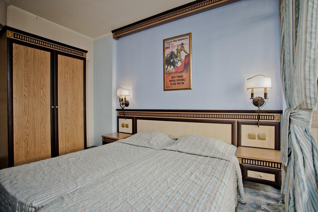 Atrium Beach Hotel النايت المظهر الخارجي الصورة