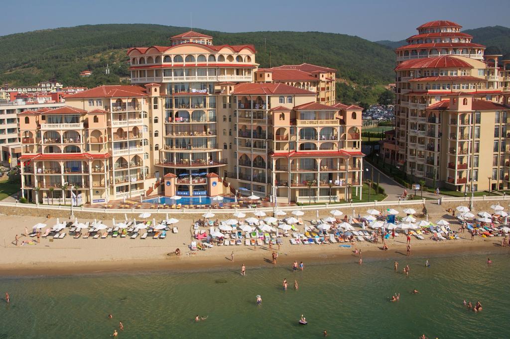 Atrium Beach Hotel النايت المظهر الخارجي الصورة