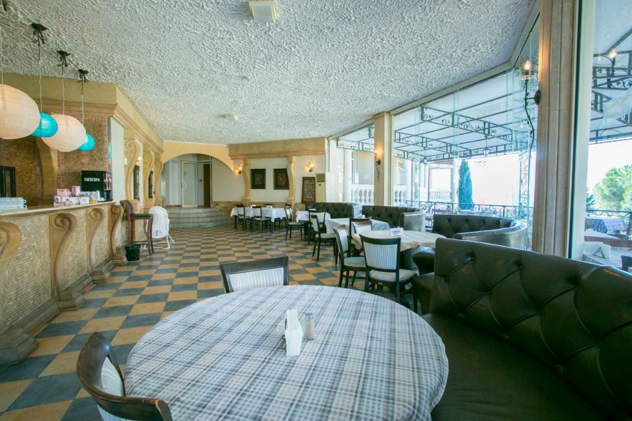 Atrium Beach Hotel النايت المظهر الخارجي الصورة
