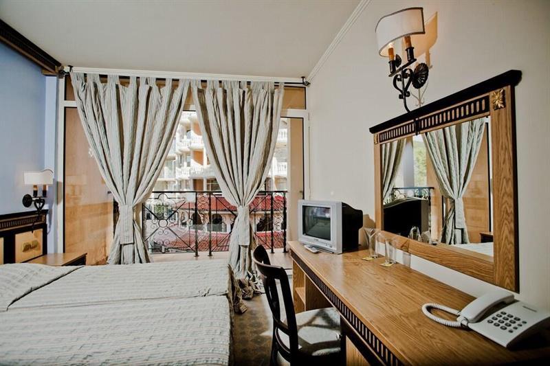 Atrium Beach Hotel النايت المظهر الخارجي الصورة