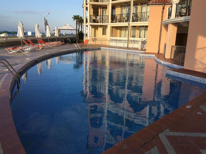 Atrium Beach Hotel النايت المظهر الخارجي الصورة