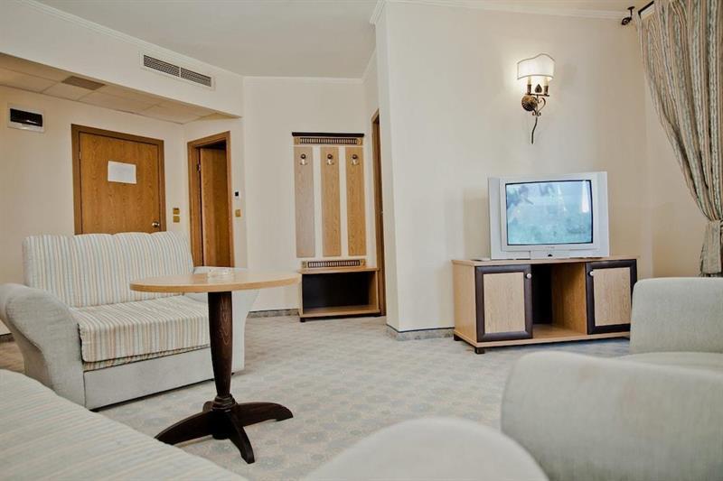 Atrium Beach Hotel النايت المظهر الخارجي الصورة